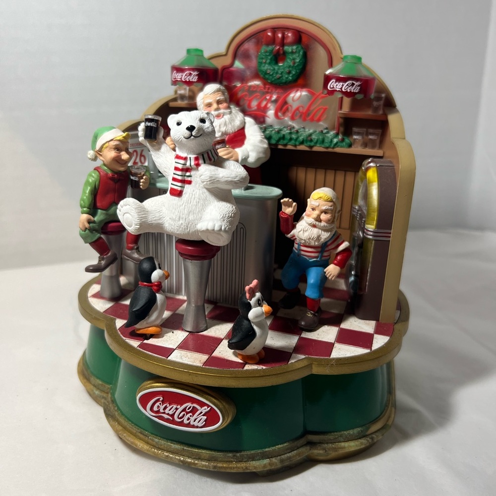 Coca-Cola Santa music box